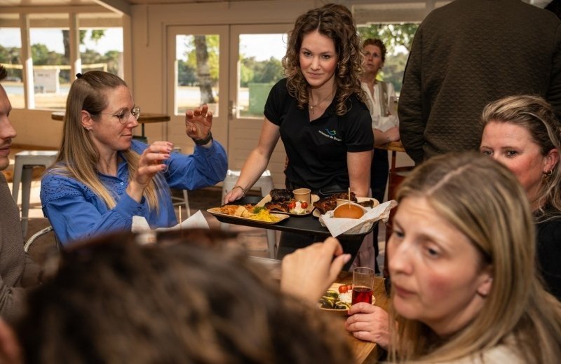 Strandpaviljoen de bergen 3